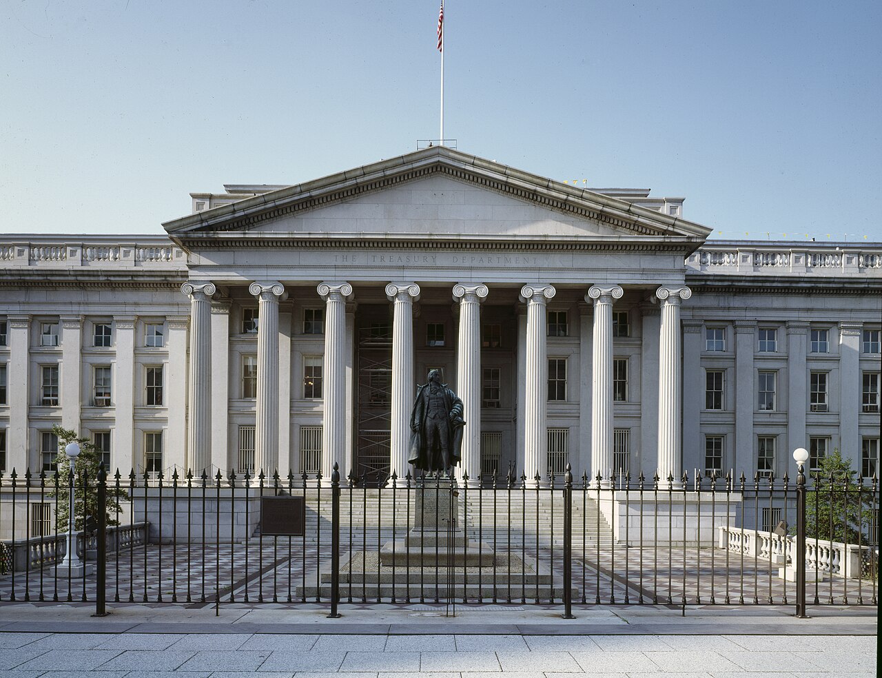 CDs vs. Treasury Bills: Where Savers Are Getting Paid in 2026